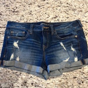 Distressed jean shorts size 4